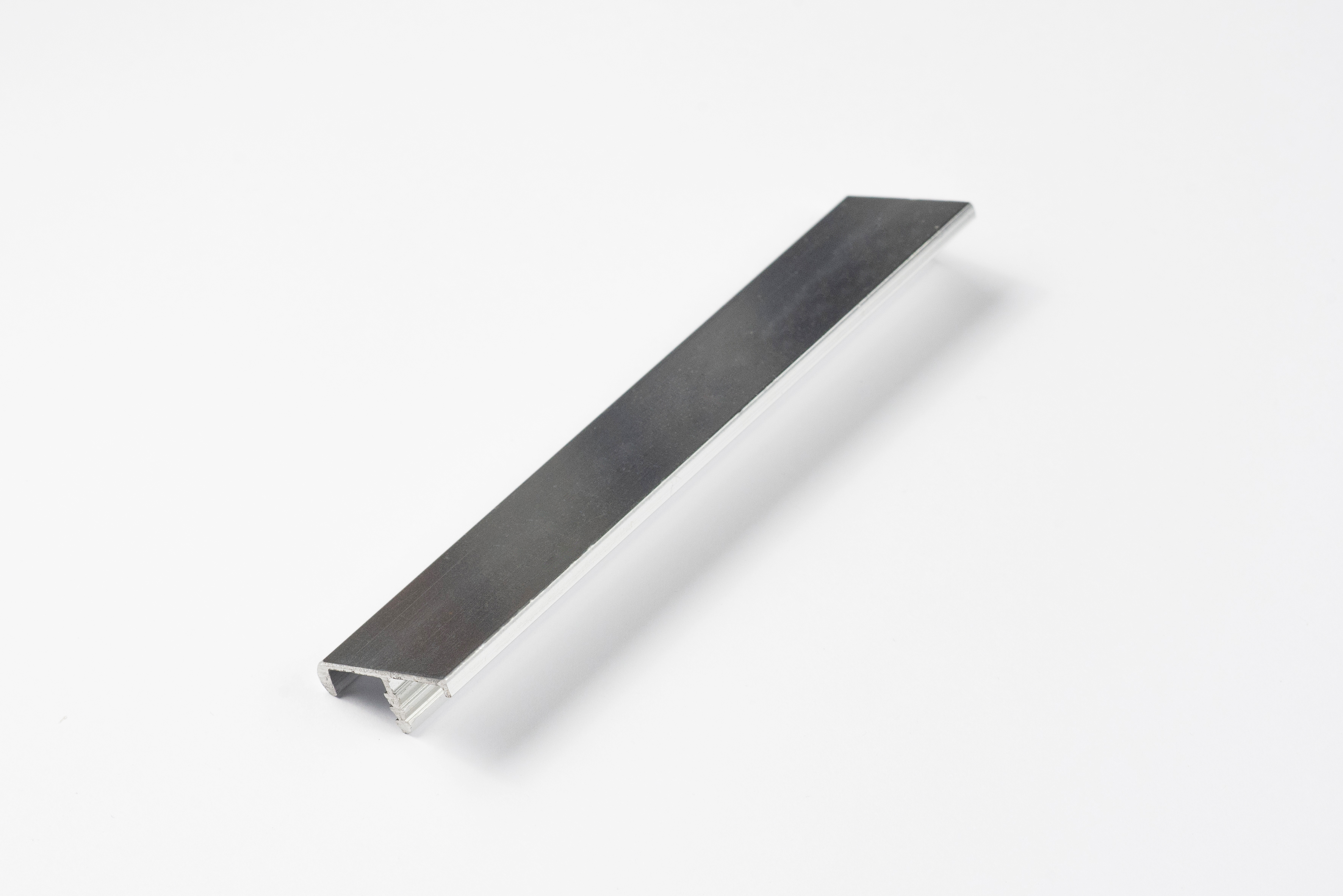 профиль алюм. к139С (19,5mm) полированный ВЫВОД профиль алюм. к139С (19,5mm) полированный ВЫВОД