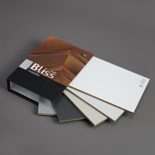 BLISS металлик веер